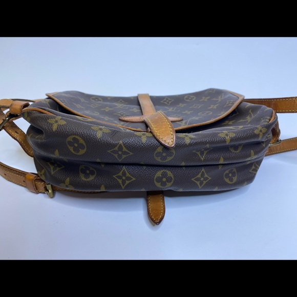 Authentic Louis Vuitton Saumur - Picture 13 of 14